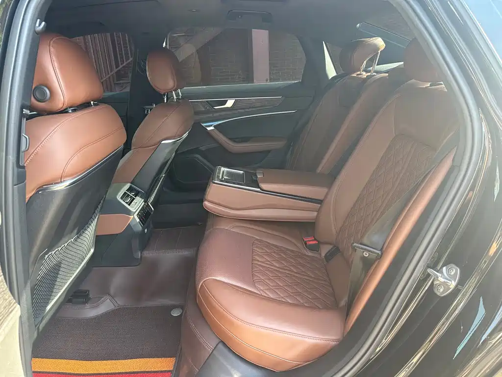 Audi A6L — миниатюра 10