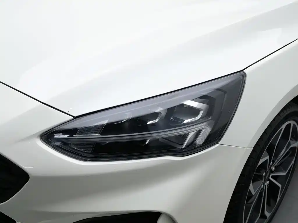 Ford Focus — миниатюра 7