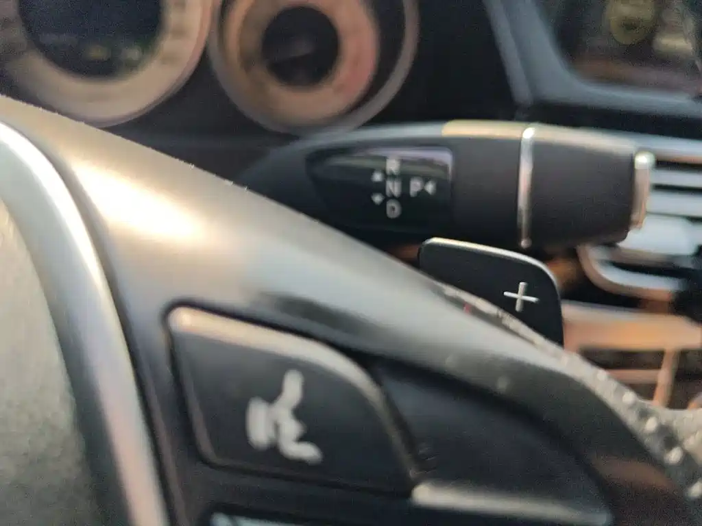 Mercedes-Benz E-Class — миниатюра 10