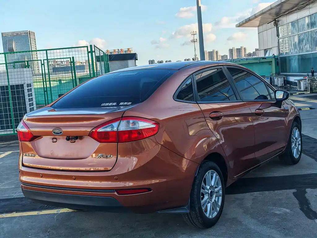 Ford Fiesta — миниатюра 4
