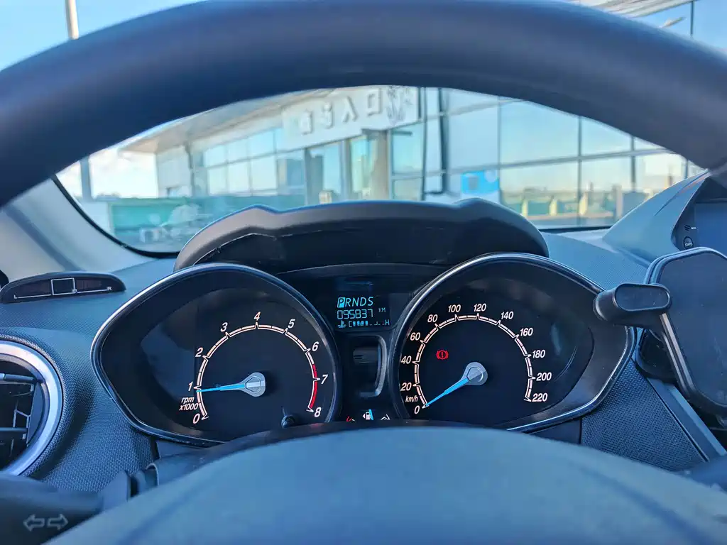 Ford Fiesta — миниатюра 14