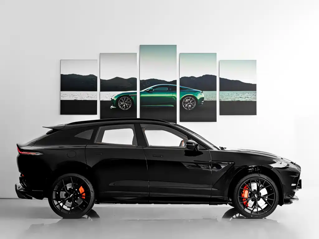 Aston Martin DBX 2025 4.0T V8 707