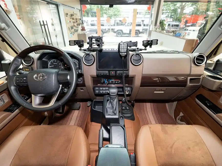 Toyota Land Cruiser LC76 2024 2.8T