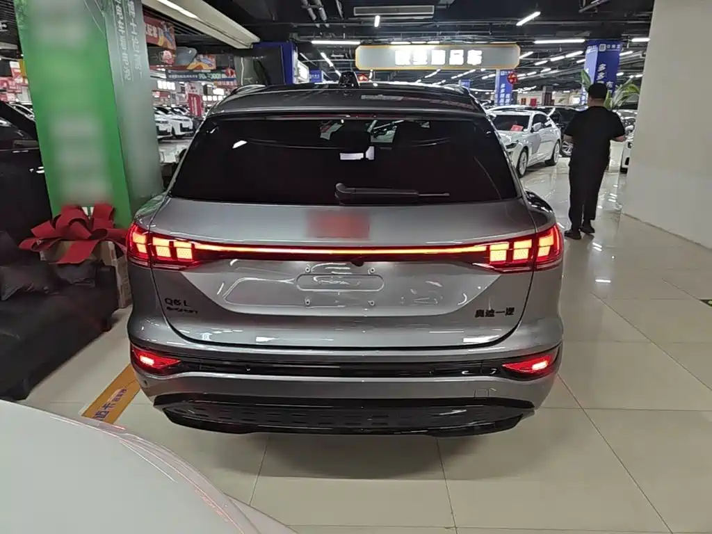 Audi Q6L e-tron — миниатюра 6