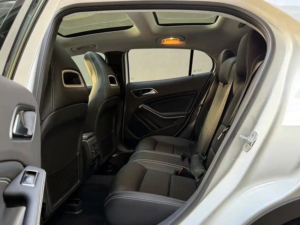 Mercedes-Benz GLA — миниатюра 10