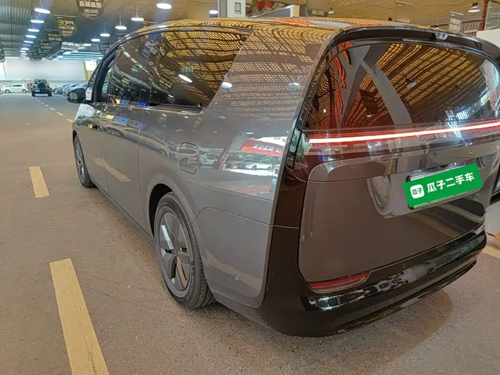 Li Auto MEGA 2024 Ultra