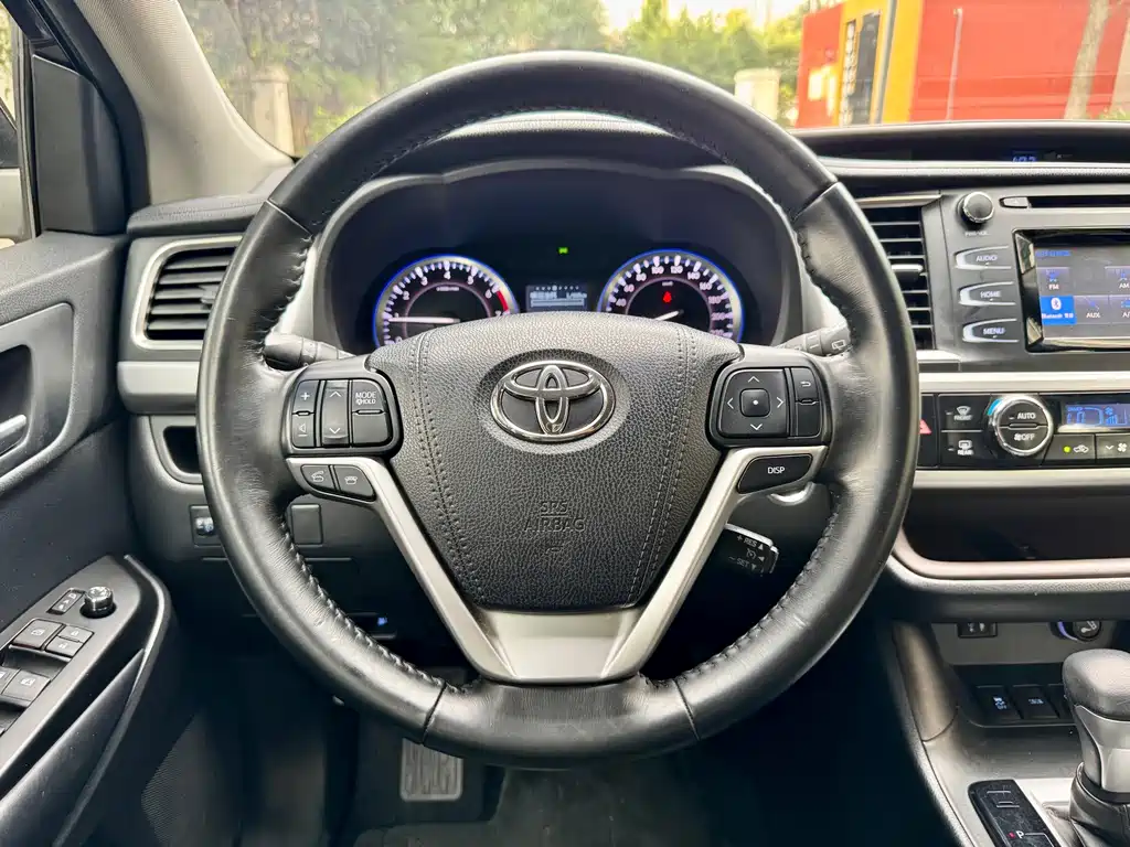 Toyota Highlander — миниатюра 10