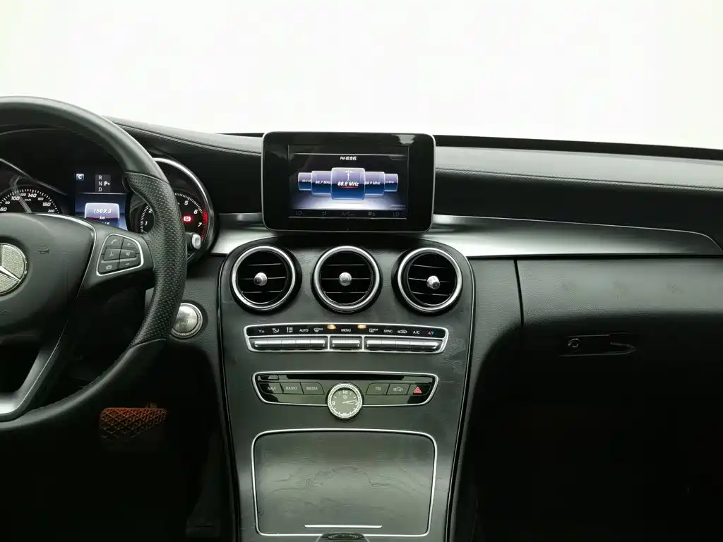 Mercedes-Benz C-Class — миниатюра 12