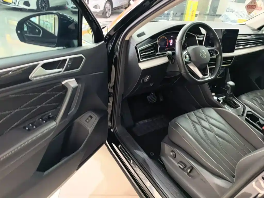 Volkswagen Tiguan L — миниатюра 16