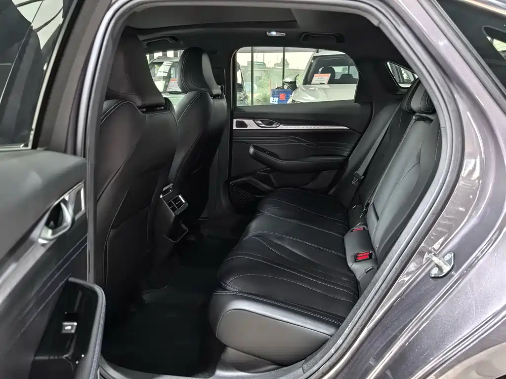 Geely Preface 2025 1.5TD