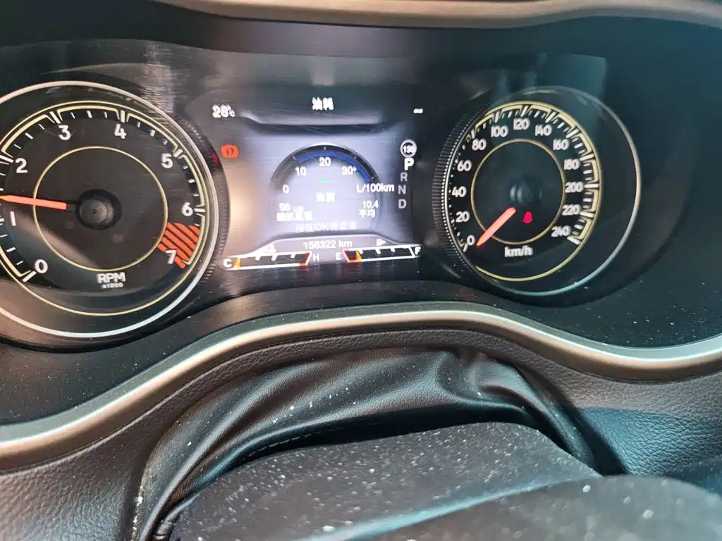 Jeep Cherokee (Import) — миниатюра 13