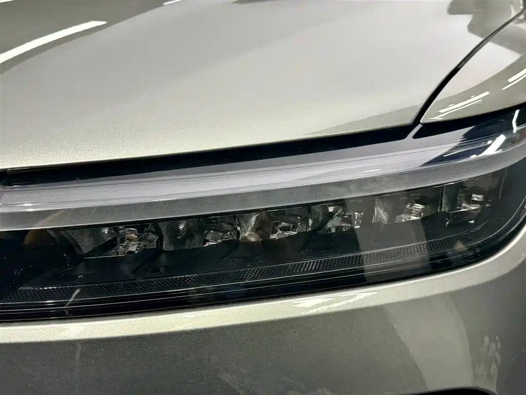 Li Auto ONE 2020 6 мест