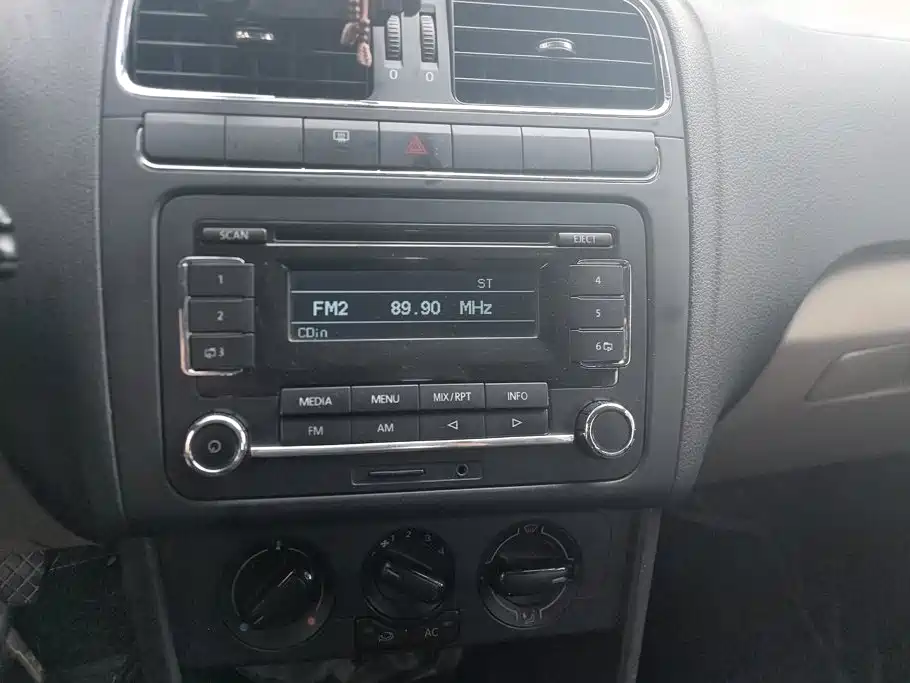 Volkswagen Polo — миниатюра 13