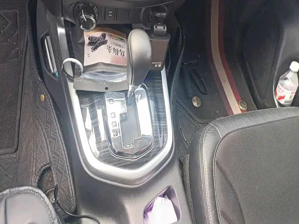 Nissan Terra — миниатюра 7
