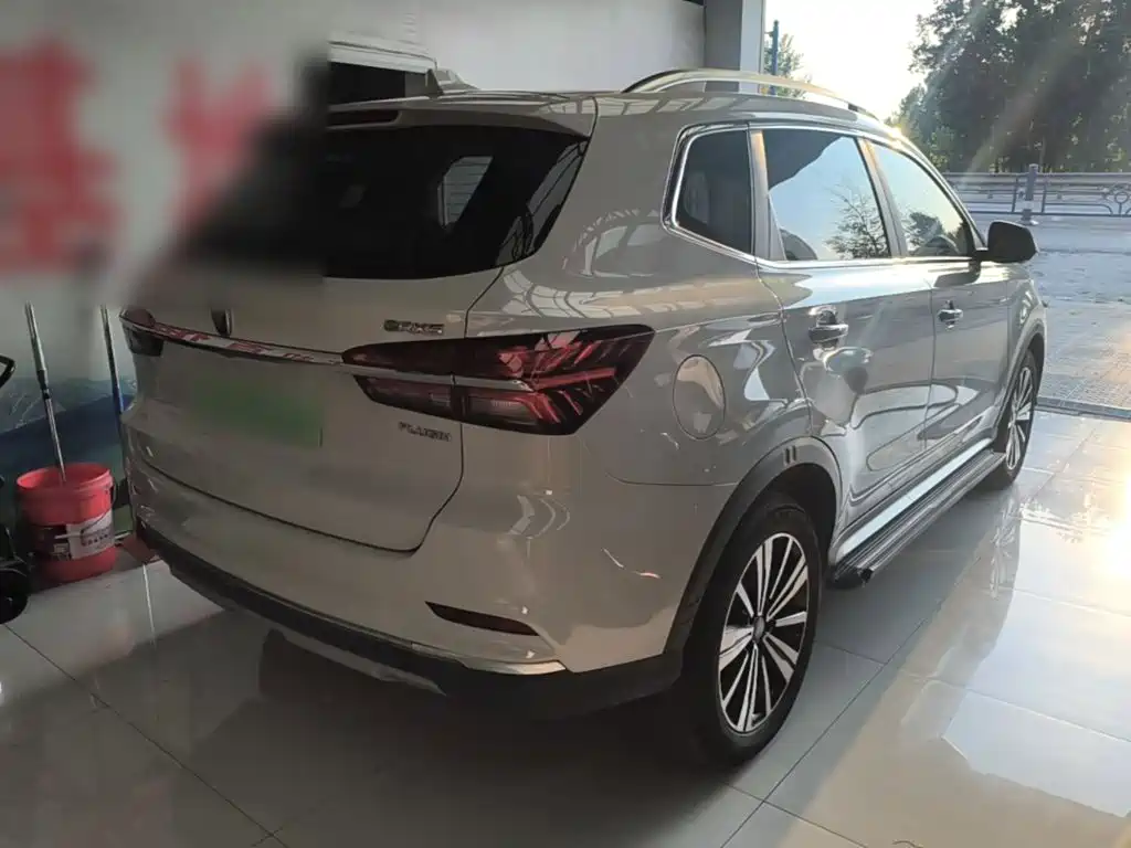 Roewe RX5 New Energy — миниатюра 7