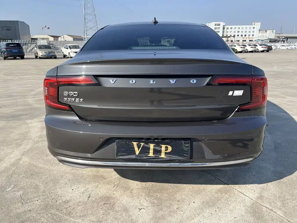 Volvo S90 PHEV — миниатюра 24