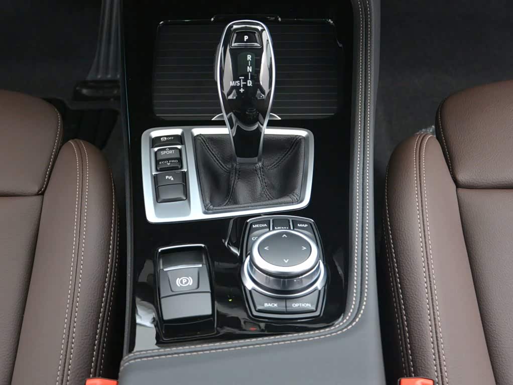 BMW 1 Series 1.5 л 2021 г. Белый, пробег 45800 км