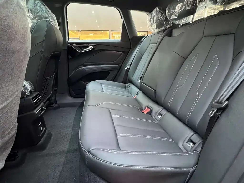 Audi Q4 e-tron — миниатюра 11