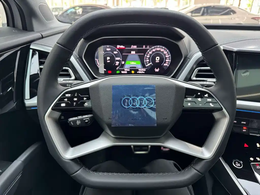 Audi Q4 e-tron — миниатюра 26