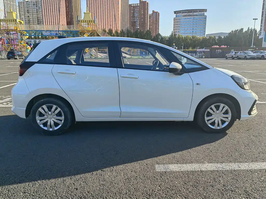 Honda Fit — миниатюра 8