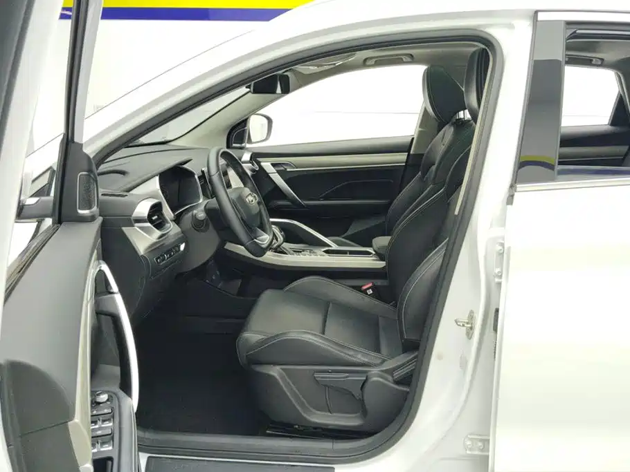 Geely Binyue — миниатюра 9
