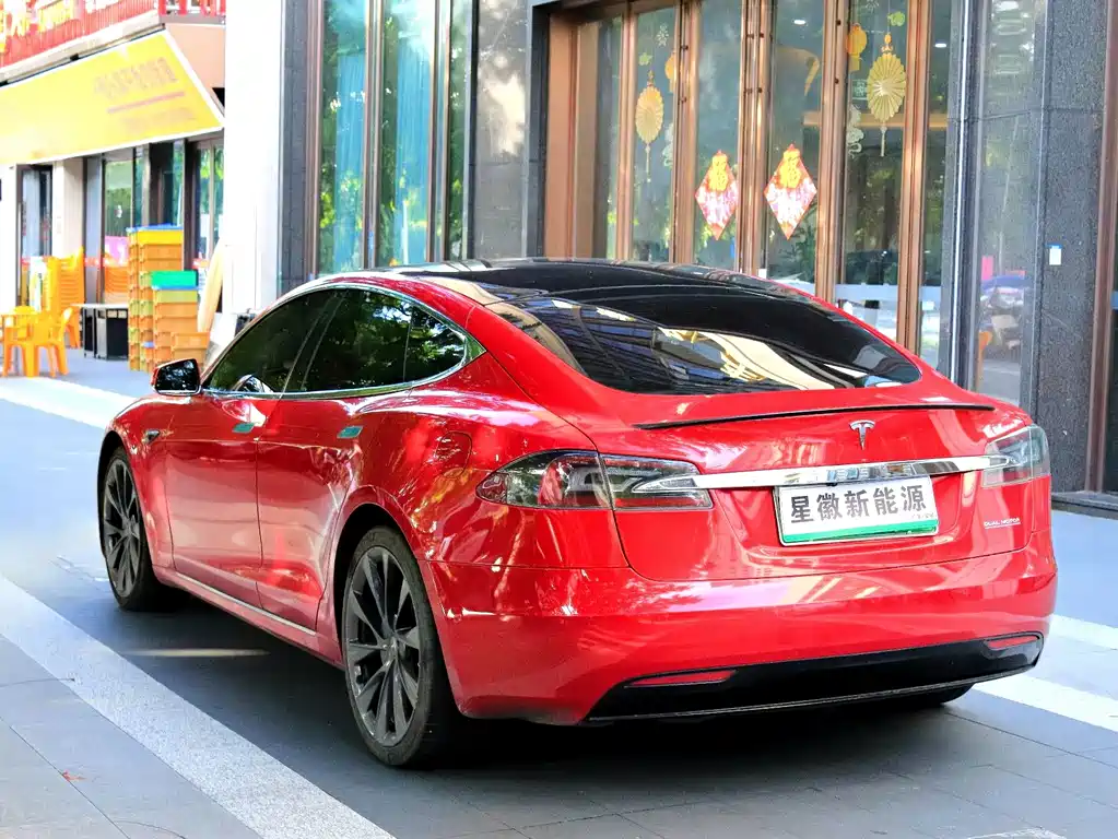 Tesla Model S — миниатюра 20