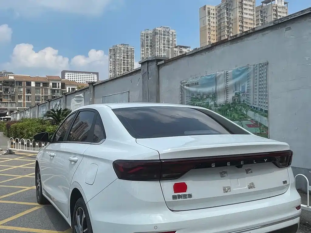 Geely Emgrand — миниатюра 7