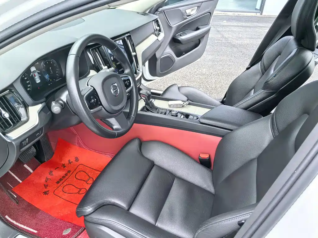 Volvo S60 - фото 12