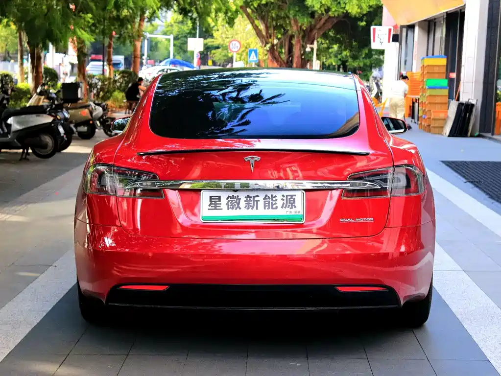 Tesla Model S — миниатюра 19
