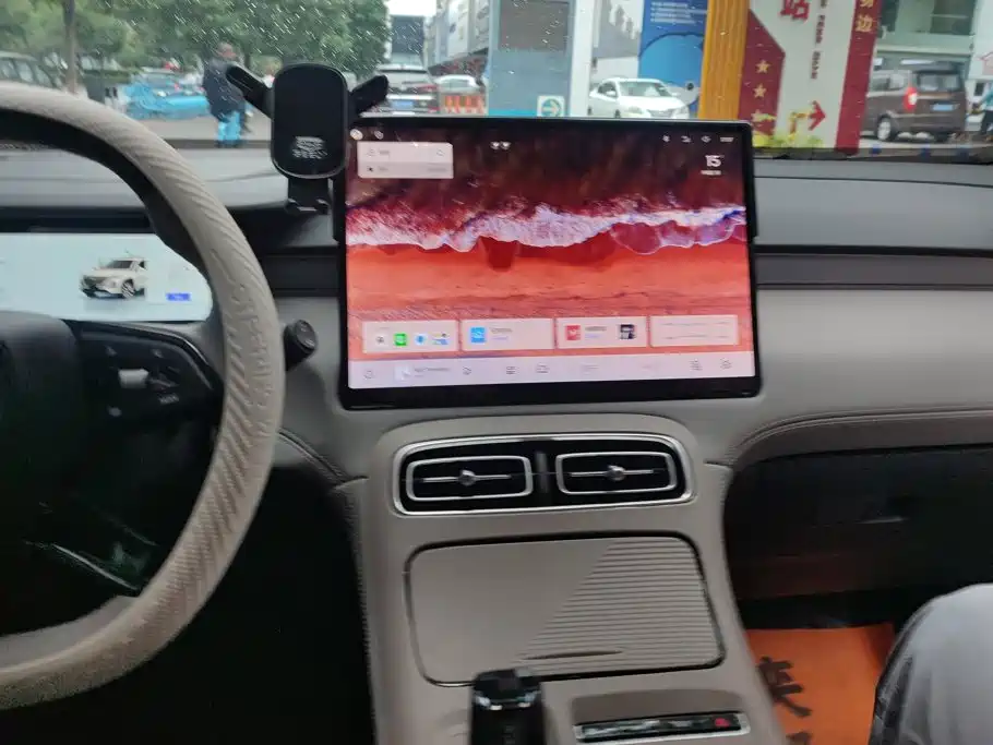 Geely Boyue L — миниатюра 13