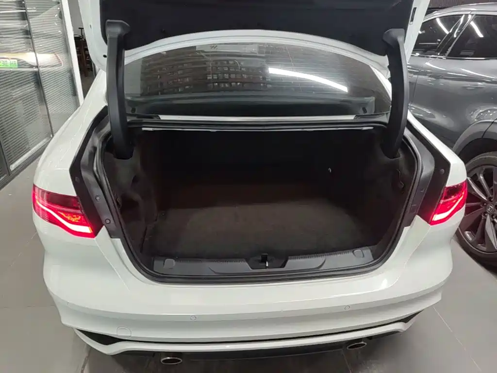 Jaguar XEL — миниатюра 19