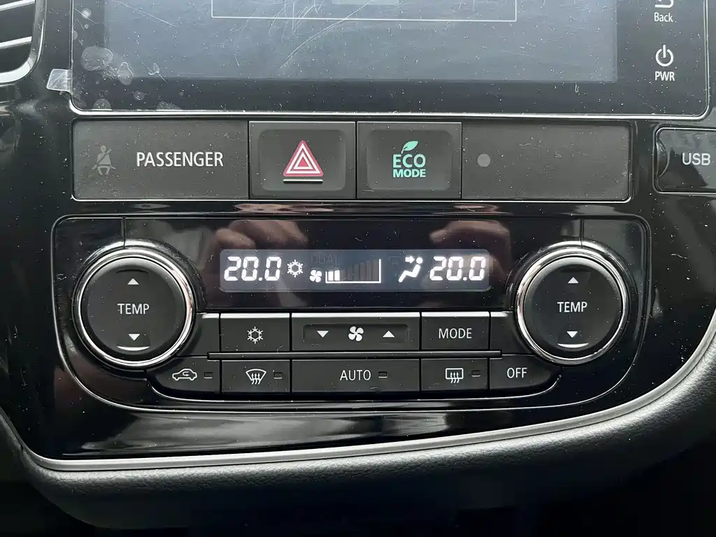 Mitsubishi Outlander — миниатюра 17