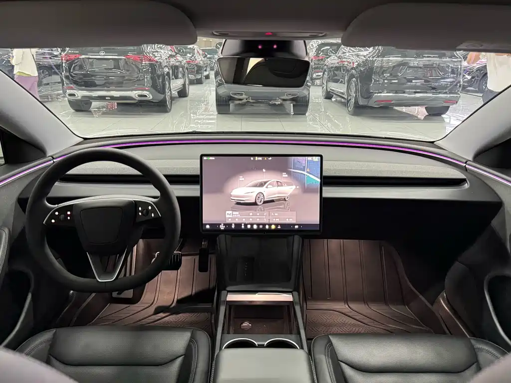 Tesla Model 3 — миниатюра 12