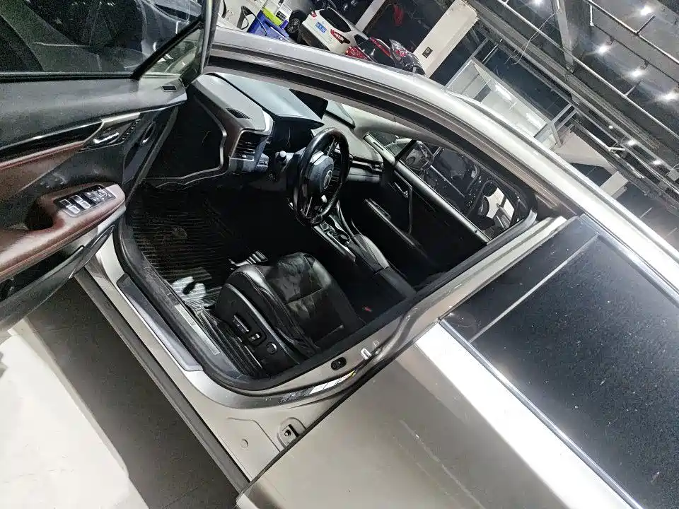 Lexus RX — миниатюра 4