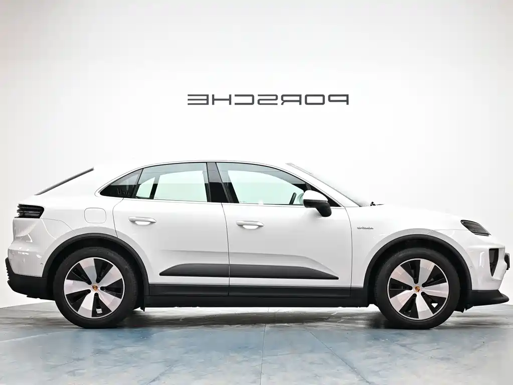 Porsche Macan EV — миниатюра 4