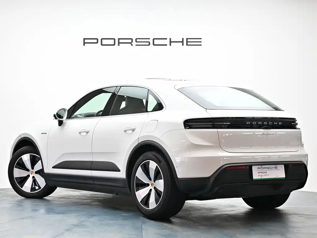 Porsche Macan EV — миниатюра 13