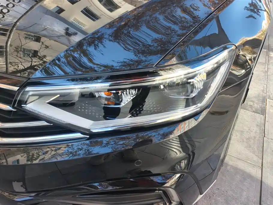 VOLKSWAGEN MAGOTAN GTE PLUG IN HYBRID