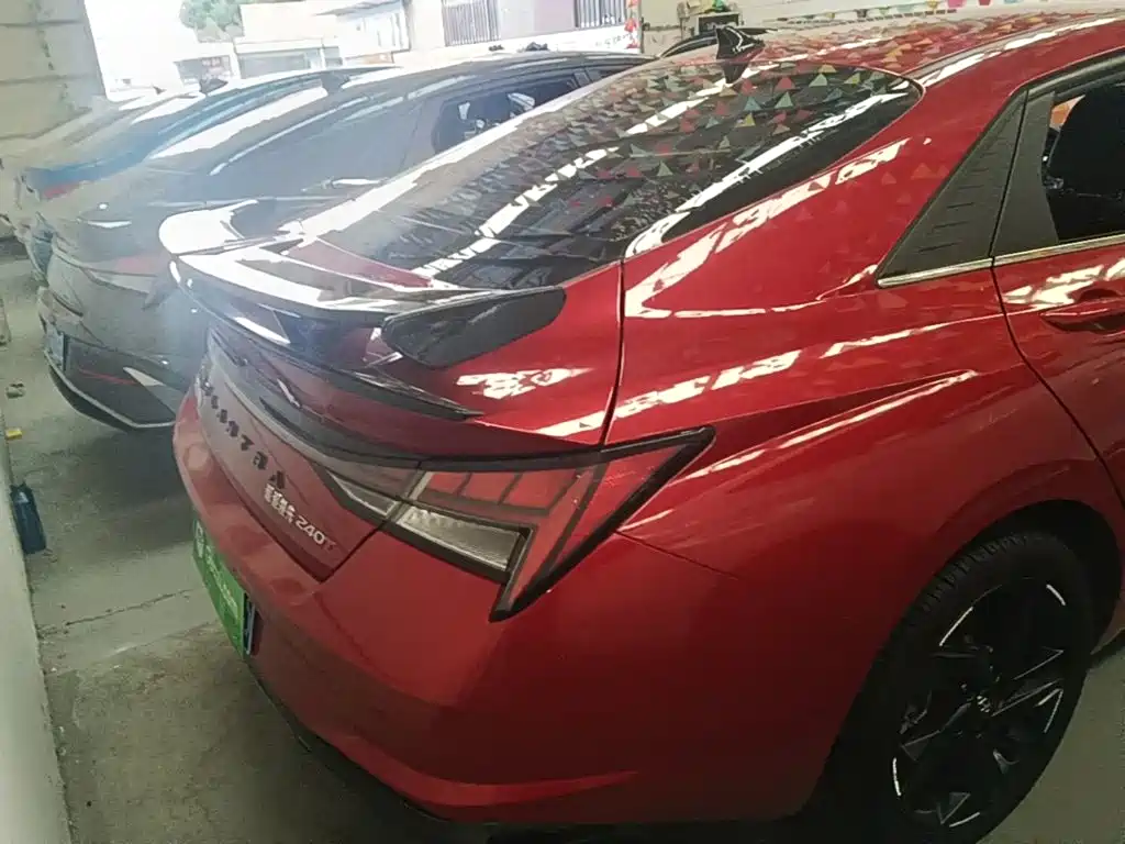 Hyundai Elantra — миниатюра 7