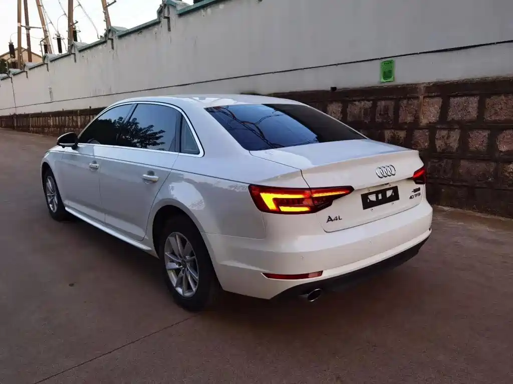 Audi A4L 2017 Plus 40 TFSI