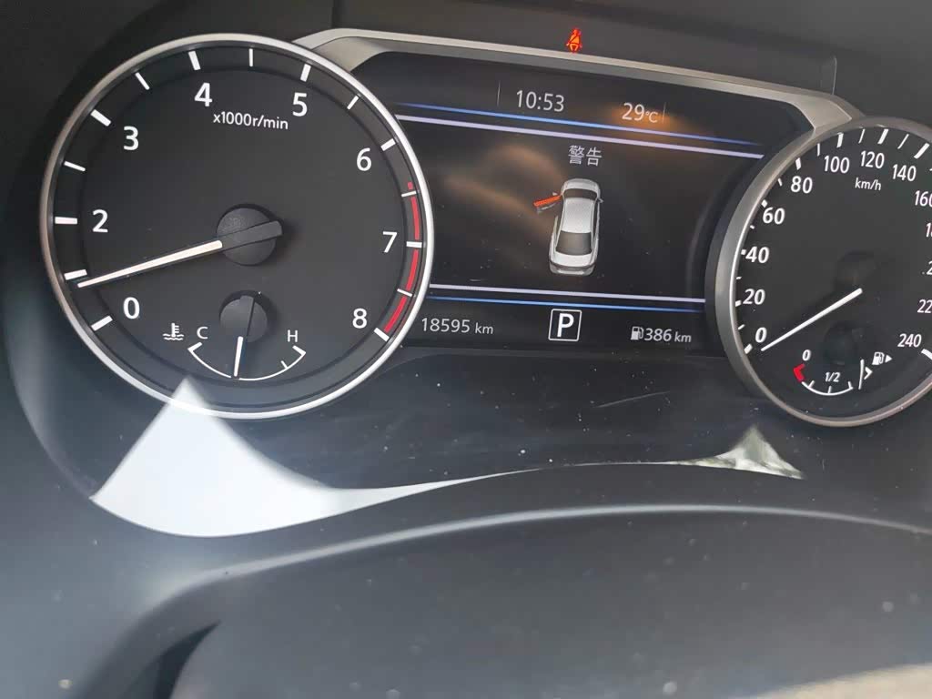 Nissan Sylphy 1.6 л 2024 г. Чёрный, пробег 18600 км