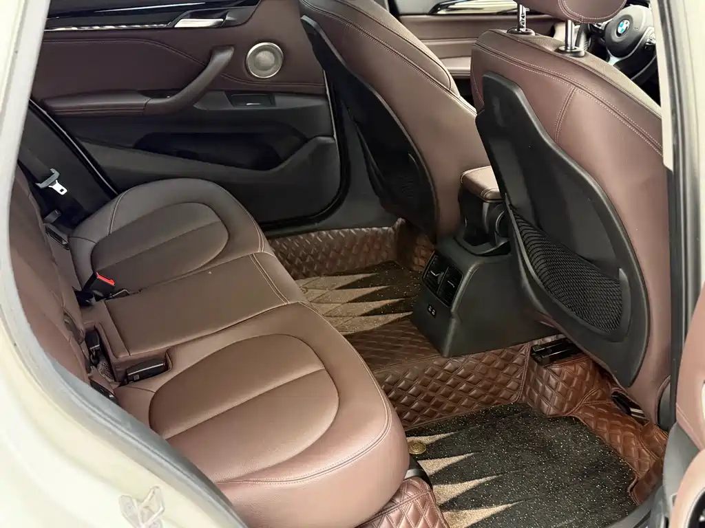 BMW X1 — миниатюра 6