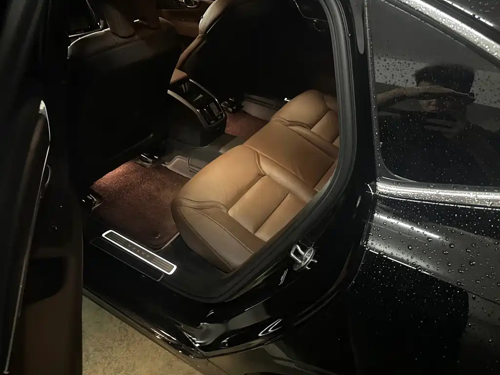 Volvo S90 — миниатюра 8