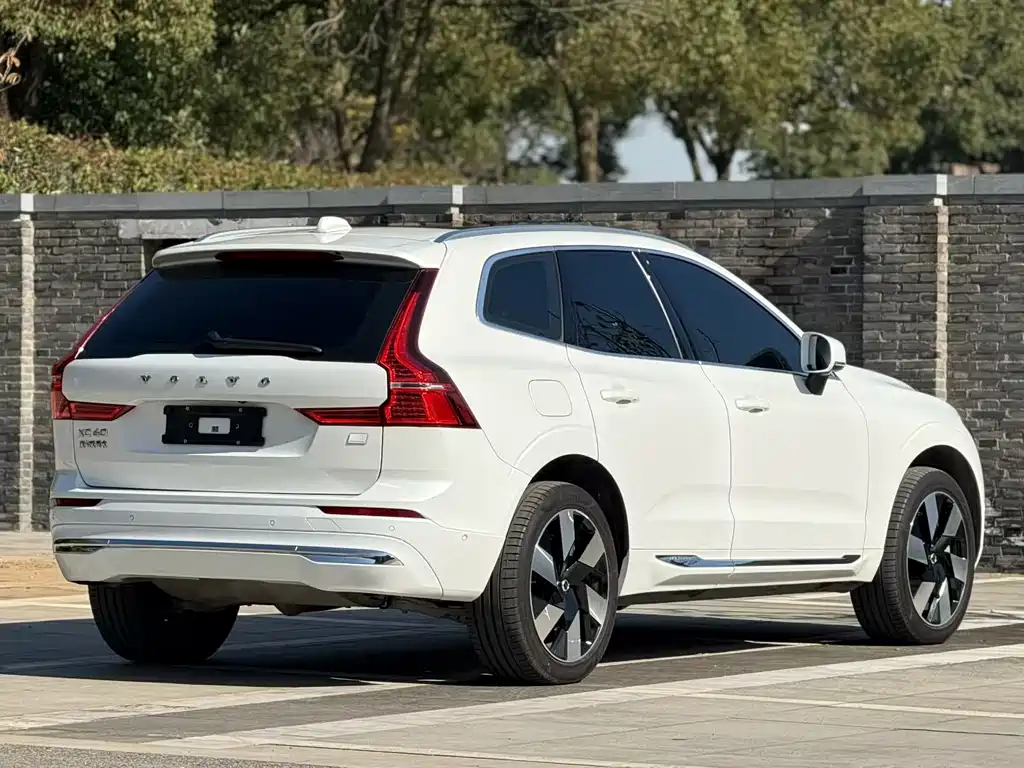 VOLVO XC60 PLUG IN HYBRID