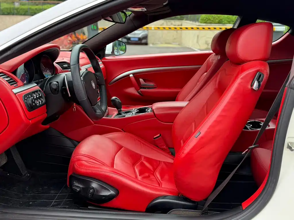 Maserati GranTurismo — миниатюра 10