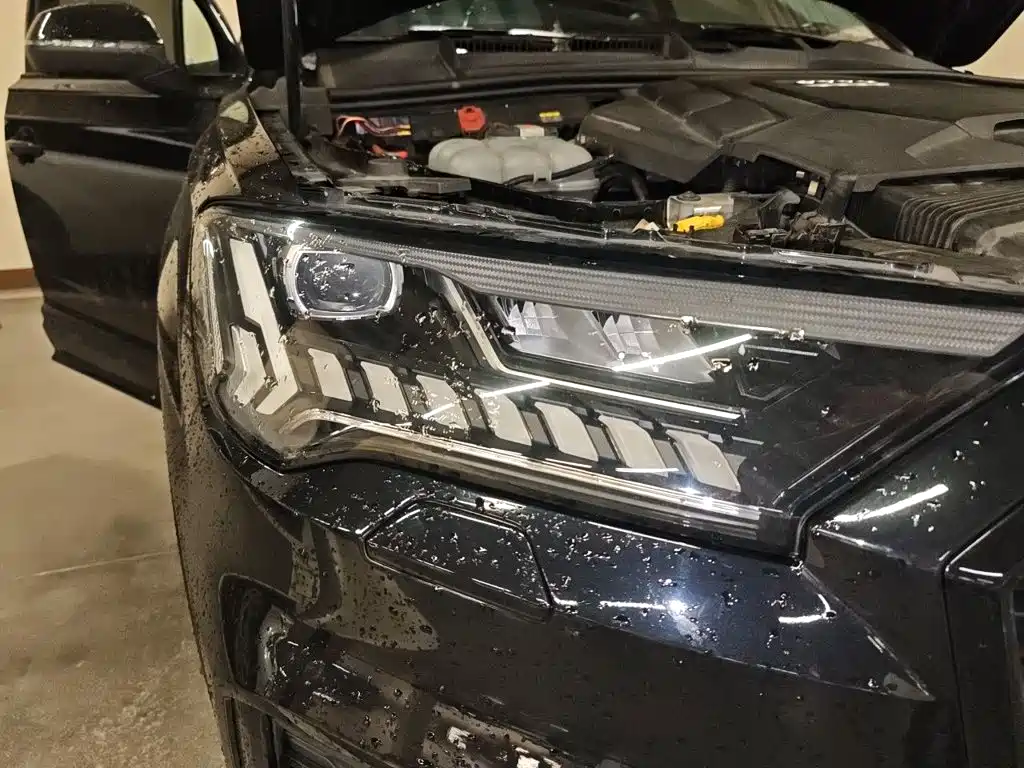 Audi Q7 — миниатюра 7