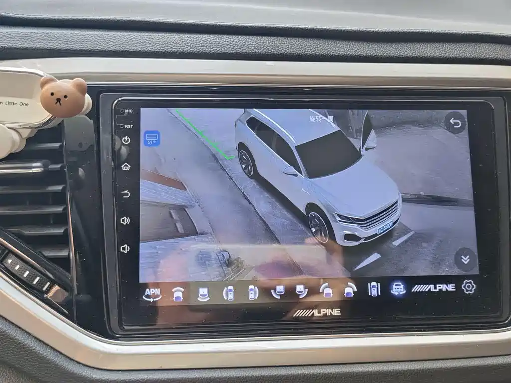Volkswagen T-Roc — миниатюра 12