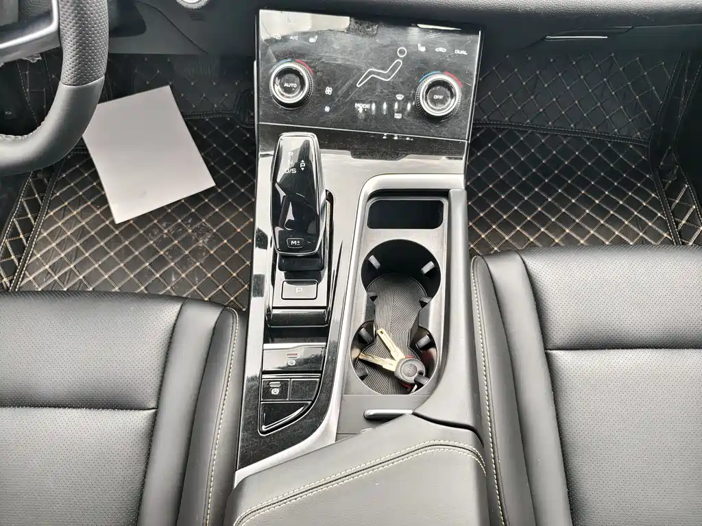 Bestune B70 2023 1.5T AT 70