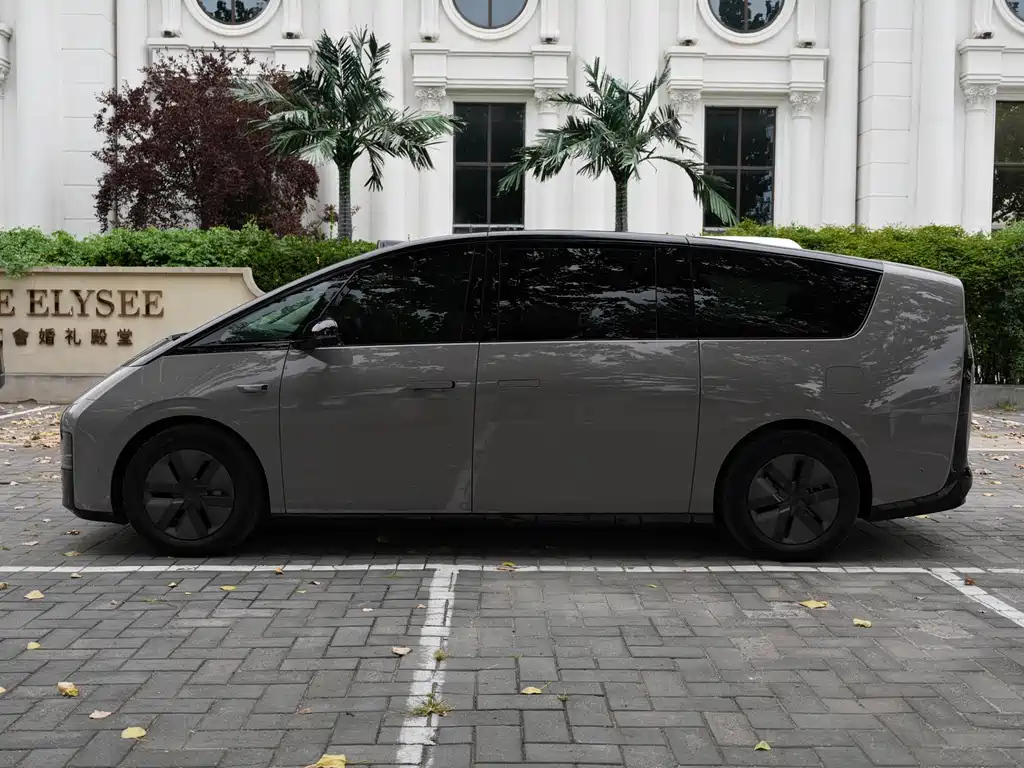 Li Auto Li MEGA — миниатюра 8