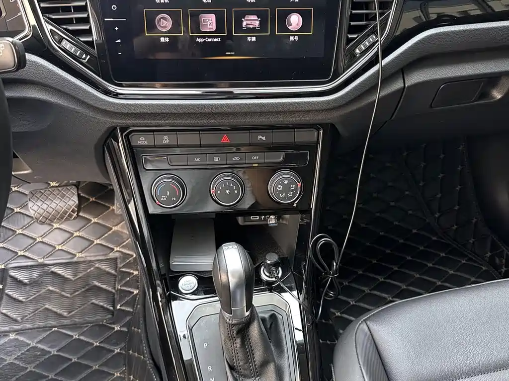 Volkswagen T-Roc — миниатюра 14