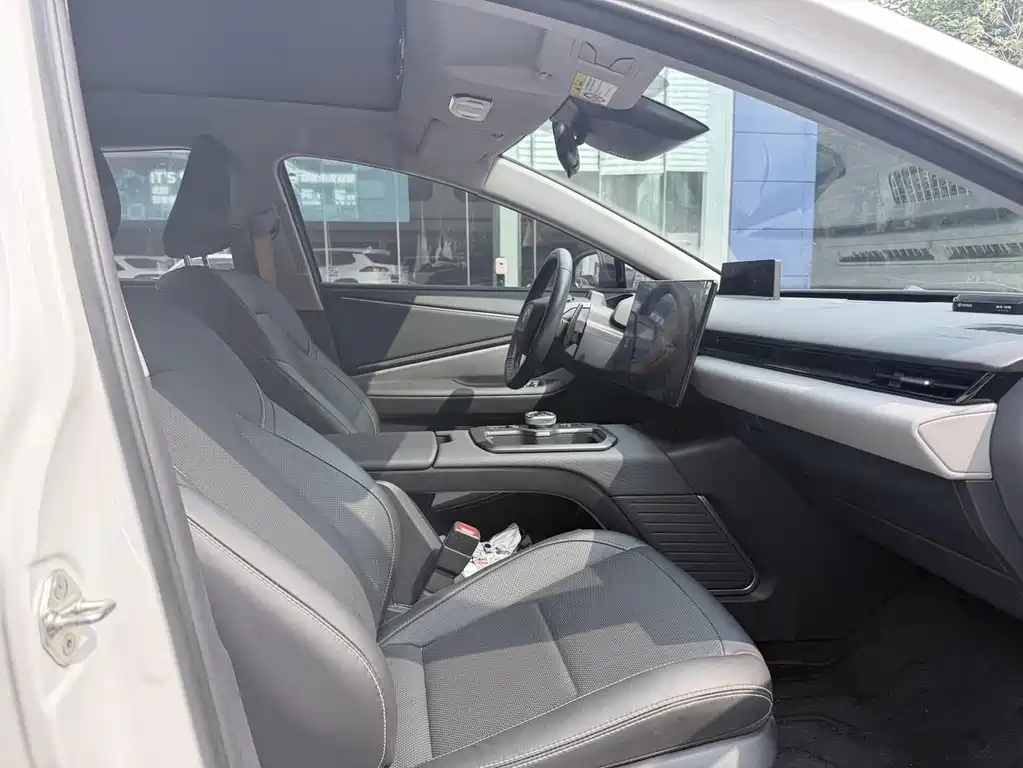 Toyota bZ5 — миниатюра 11